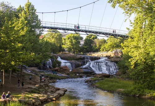 OUR INTERN'S PERSPECTIVE: 7 Reasons Recent Graduates Should NEVER Live in Greenville, SC